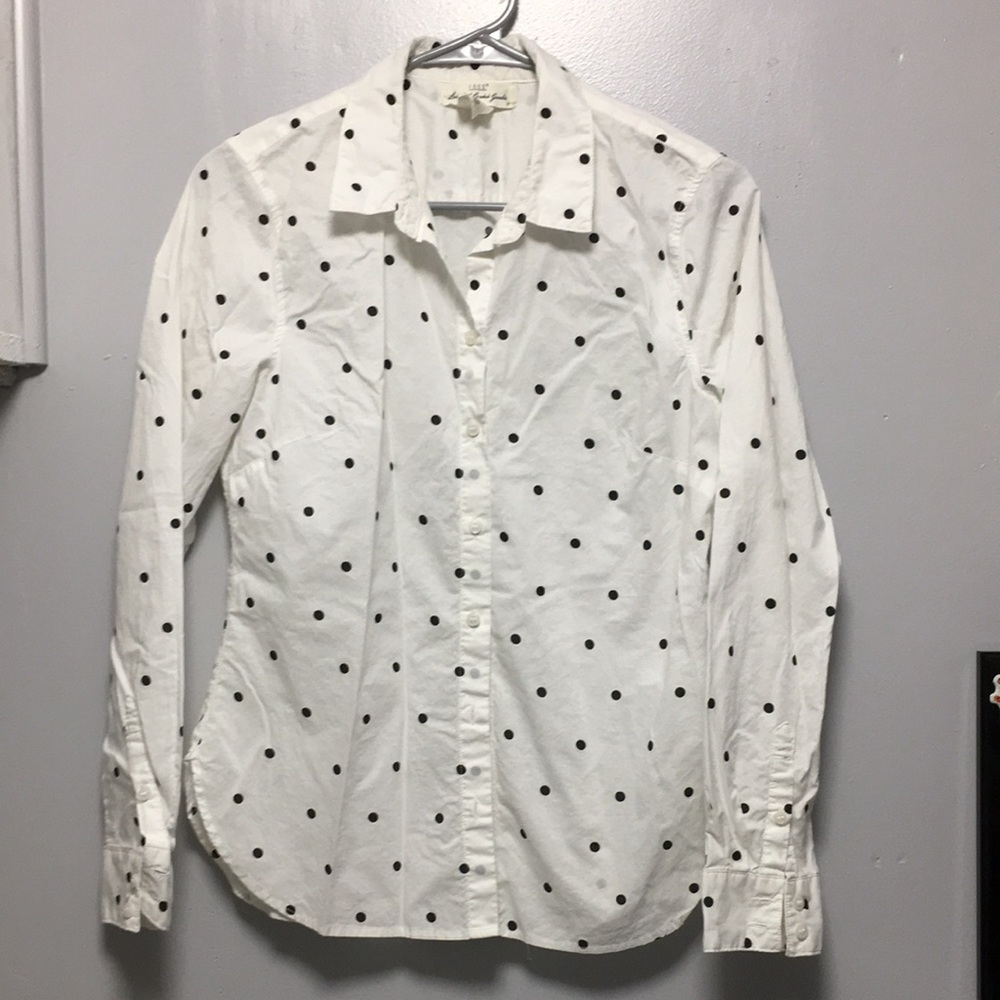 L.O.G.G. Button down shirt size Small. Almost new condition. 🌻